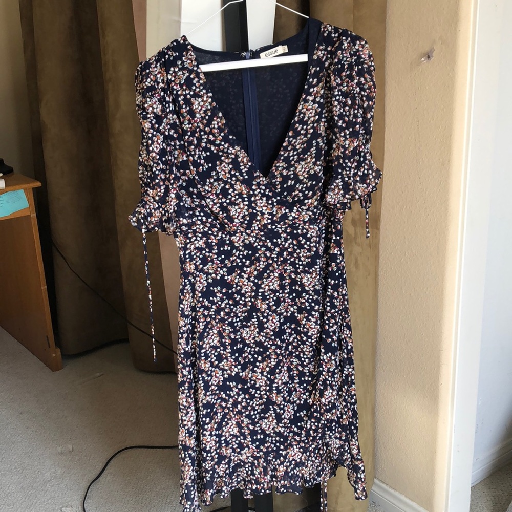 Essue Gorgeous Dress Size M